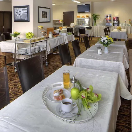 1.Republic Hotel 